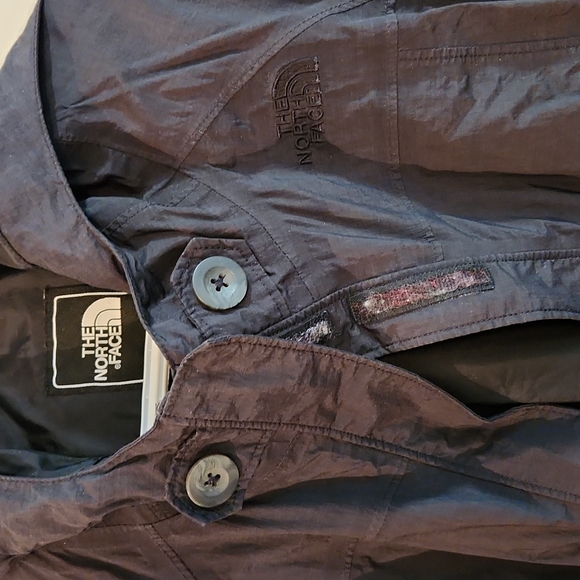 NorthFace Lighweight Jacket - Picture 3 of 5